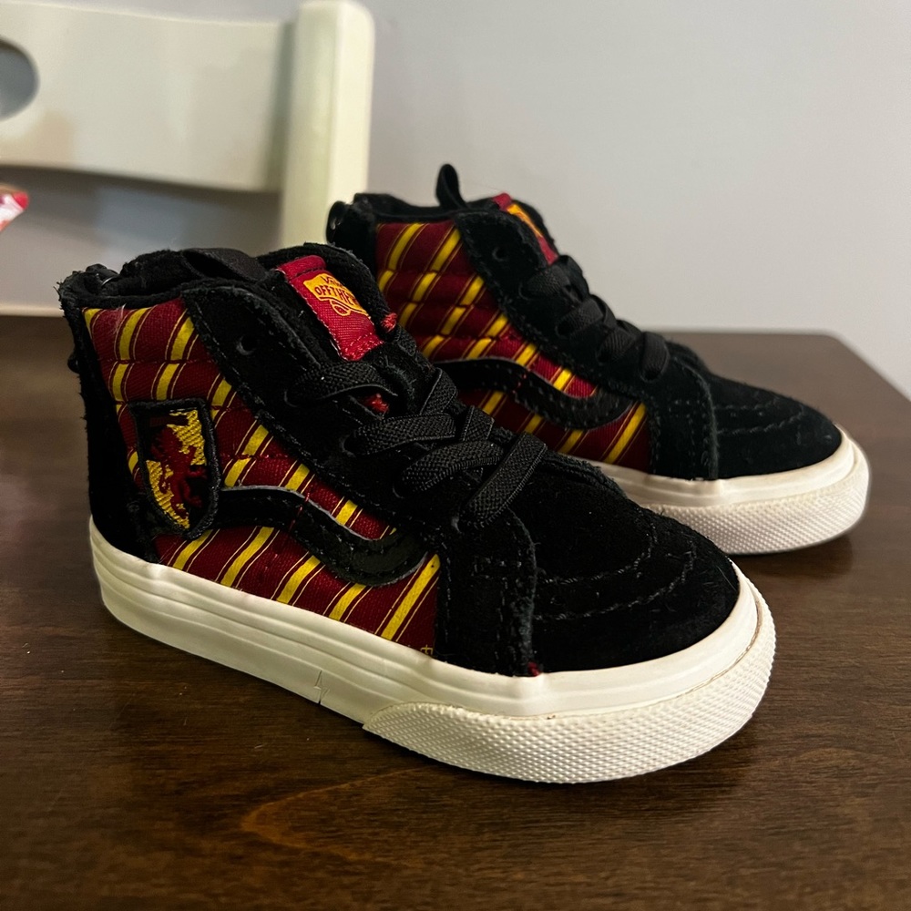 Toddler Harry Potter Gryffindor Vans size 5